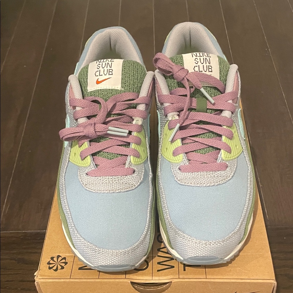 NIKE AIR MAX 90 SE ‘SUN CLUB’ in Worn Blue/Copa-Wolf Grey